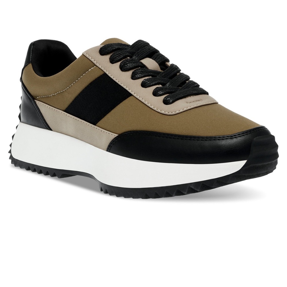 Bettie breela Dolce Vita Retro fashion jogger sneakers 7.5